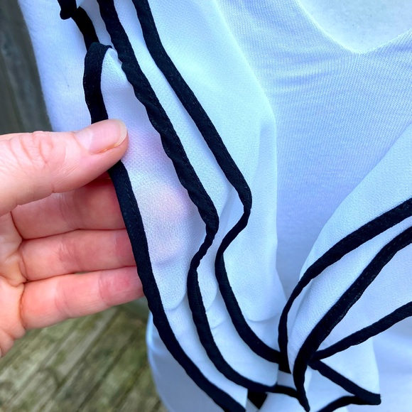 H&M White Ruffled V-Neck Top - Picture 4 of 9